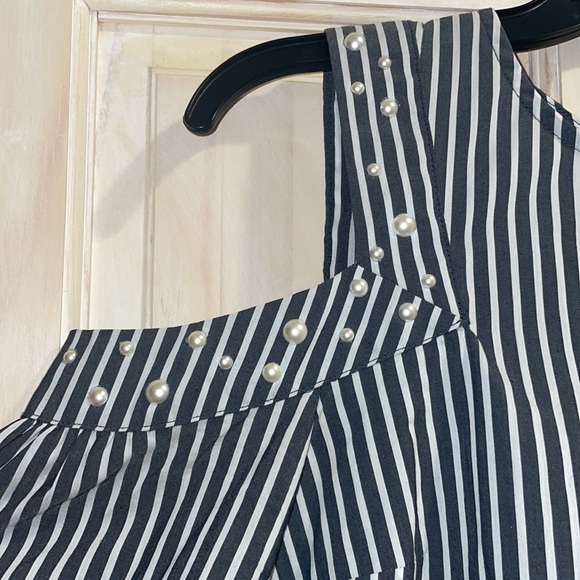 Top - Picture 2 of 4